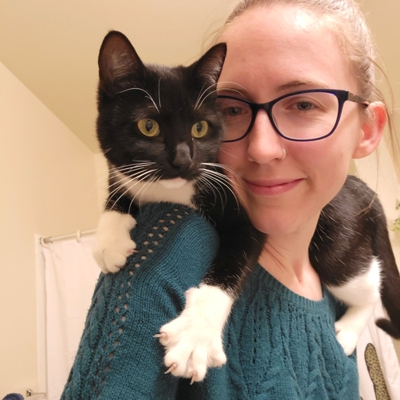 Meet your Posher, Katie - Picture 4 of 5